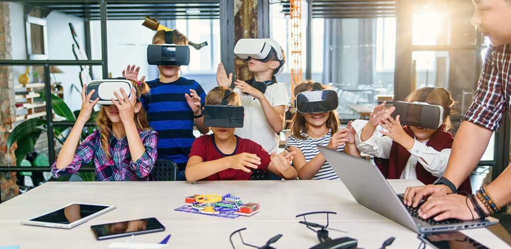 Extended Reality In Education The 5 Ways VR And AR Will Change The Way We Learn At School At Work And In Our Personal Lives